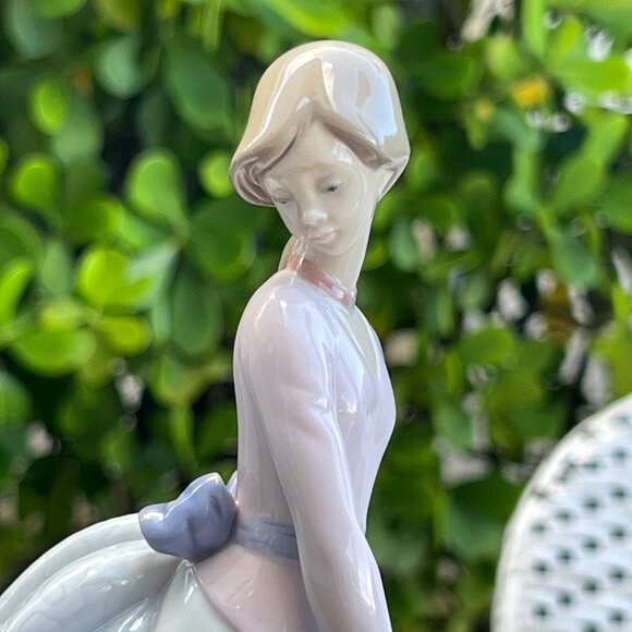 RETIRED LLADRO 7622 BASKET OF LOVE GIRL & FLOWERS FIGURINE with Original BOX - Picture 3 of 13